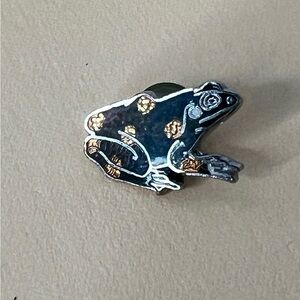 Vintage Frog Enamel Pin .75”